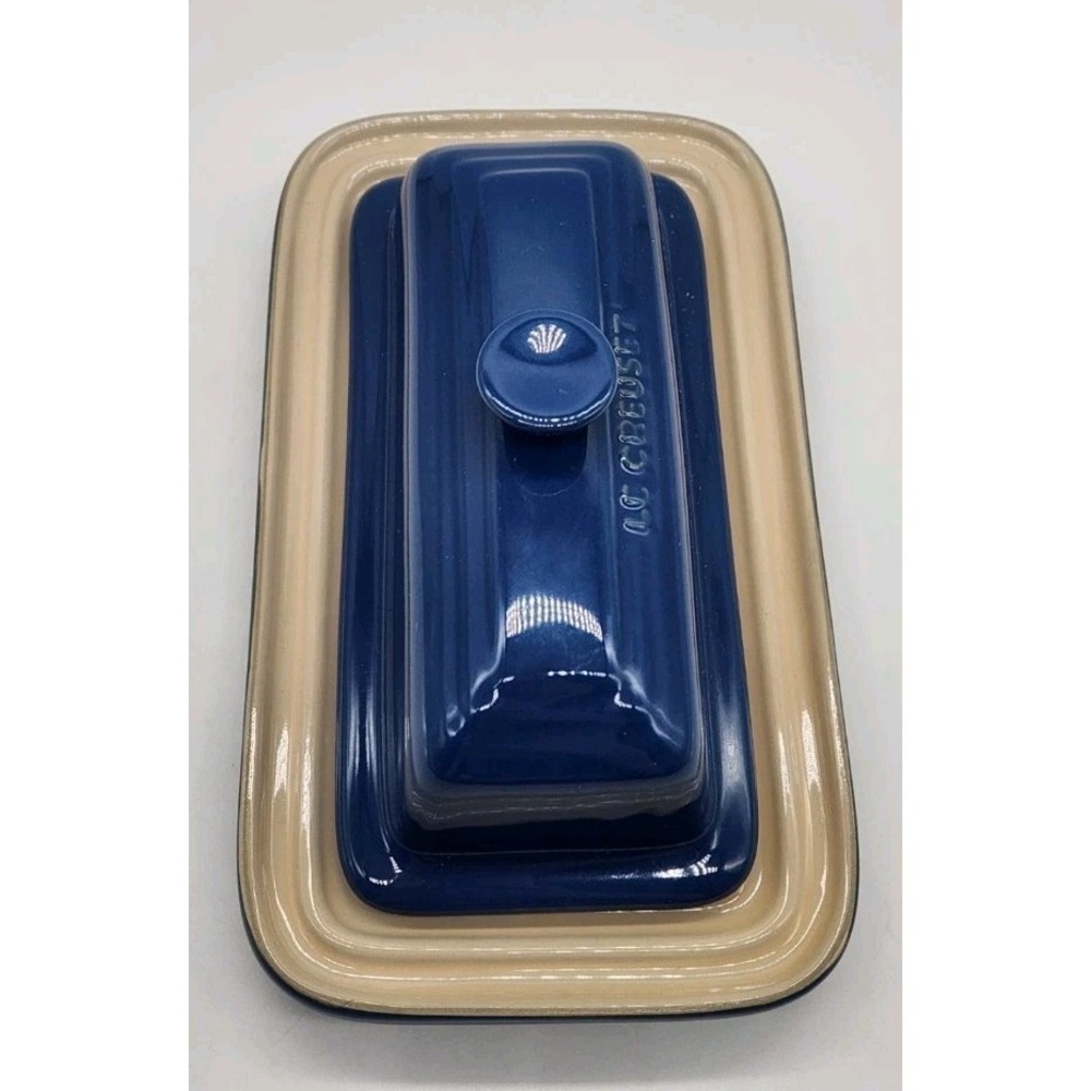 Le Creuset Signature Enamel Stoneware Ceramic Butter Dish Blue 17-25 7.5" x 4.25 - Picture 5 of 9